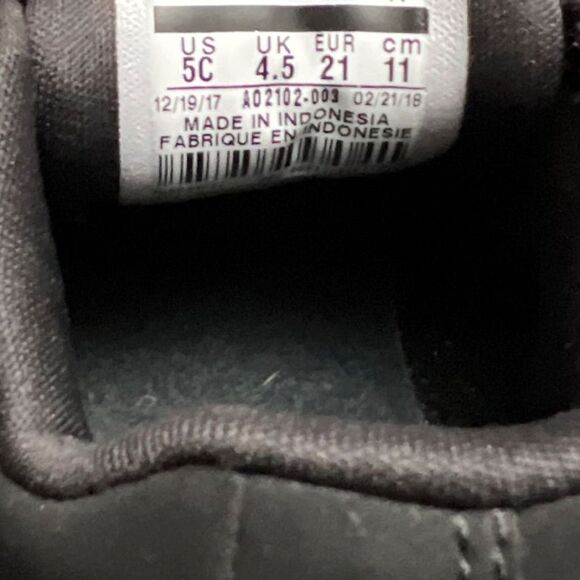 Baby Jordan Te 2 Low 5c Jumpman SNEAKERS Infant Triple Black Shoes Ao2102 003 - Picture 7 of 8